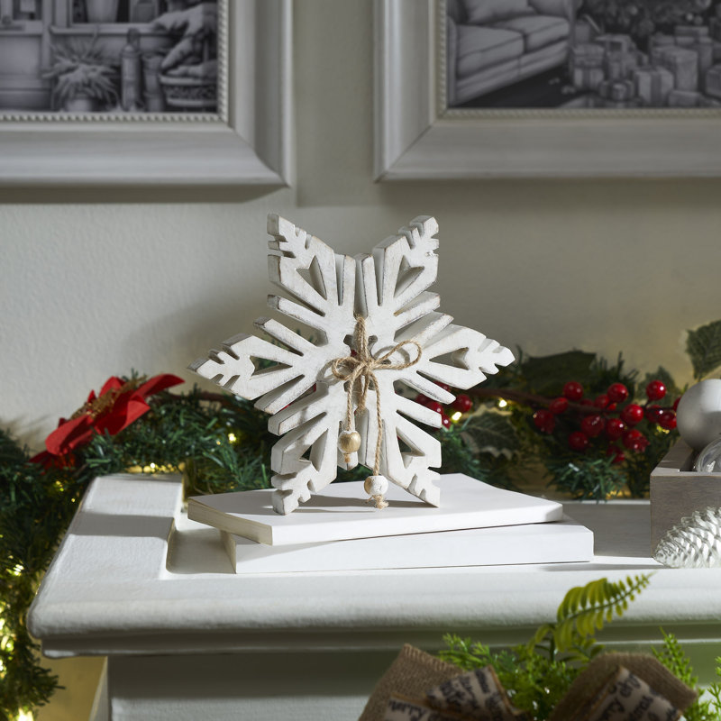 Flocon de neige en bois blanc vieilli, H 5,75 po x l 5,75 po x P 1 po
