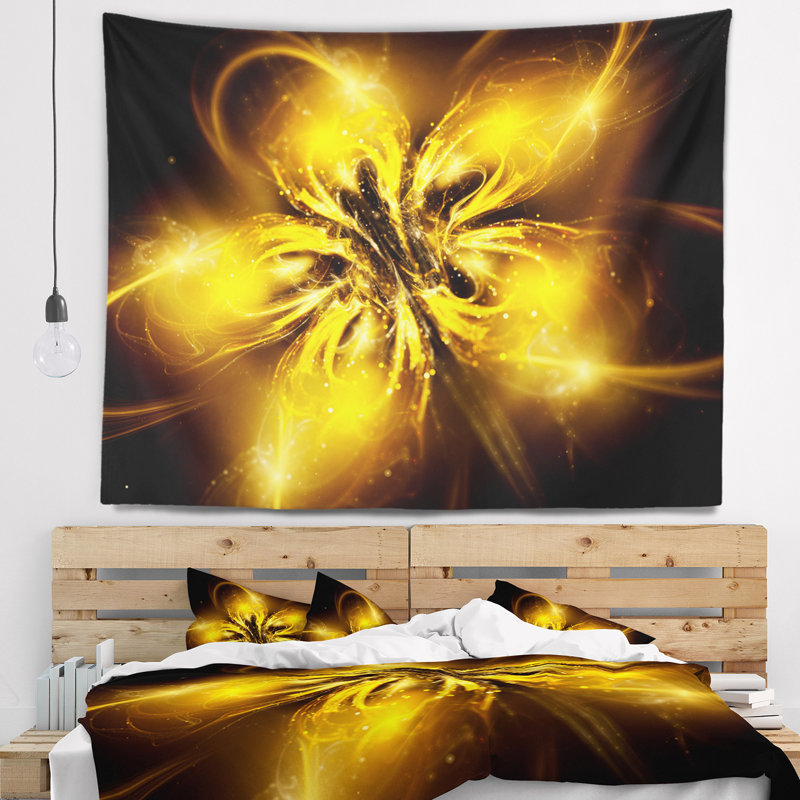 Fleur fractale dorée brillante sur tapisserie noire, H 32 po x l 39 po