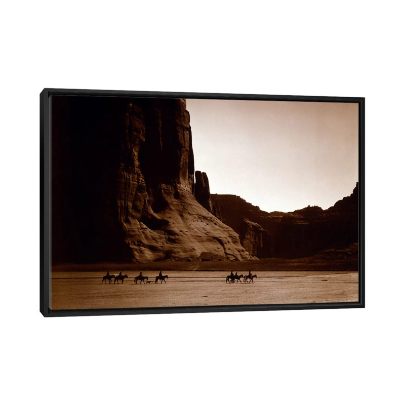 Canyon de Chelly, Arizona, reproduction de photo sur toile, Toile avec cadre noir, Pas de tapis, H 32 po x l 48 po x P 1,5 po