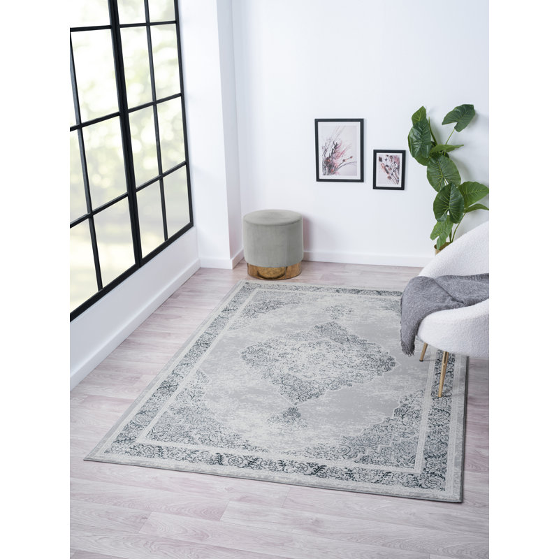 Kimran Oriental Indoor Rug, Rectangle 5'1" x 6'11"
