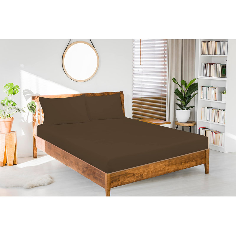 Royale Linens | Microfibre brossée ultra douce | Draps de luxe Hotel Hotel | Infroissable et résistant à la décoloration | Poche profonde seulement