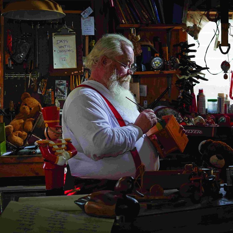 Noël, père Noël, fabrication de jouets, H 20 po x l 20 po
