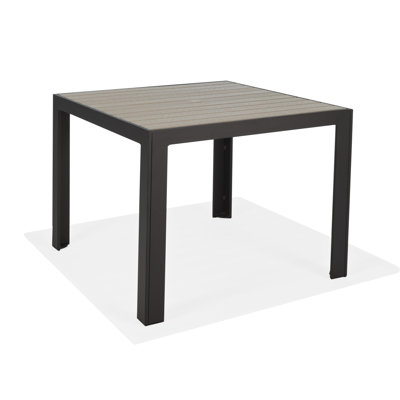 Table de salle à manger 36 po Hamilton (PEHD) avec trou pour parasol Hamilton