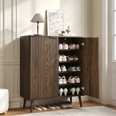 Armoire de rangement pour chaussures 24 paires avec tablettes réglables et dispositif anti-basculement pour le rangement des chaussures d'entrée à 2 portes cannelées