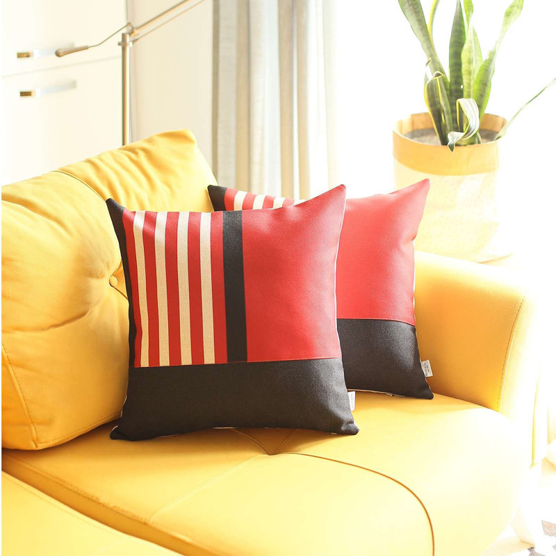 Ensemble de 2 housses de coussins centraux, Rouge / noir géométrique