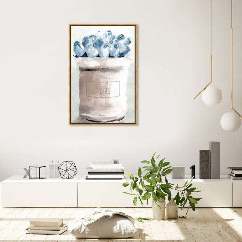 "Fleurs bleues de Paris" par Oliver Gal, impression sur toile, H 45 po x l 30 po, Cadre flottant doré