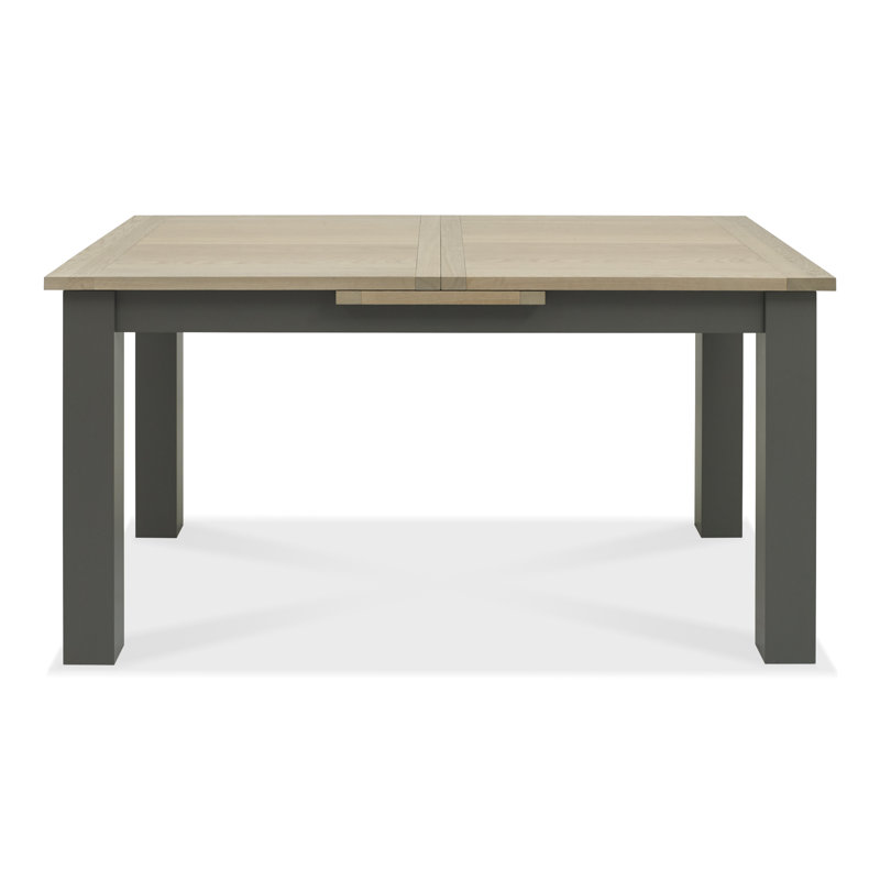 Vangundy Dining Set