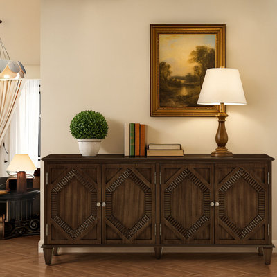 Buffet classique en bois à quatre portes avec tablettes intérieures réglables Classic