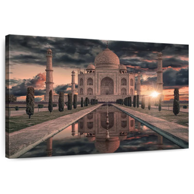 Adella Breathtaking Taj Mahal