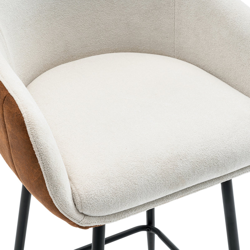Tabourets de bar de 26,5 po de style moderne à hauteur de comptoir, avec revêtement confortable, pieds en métal durables assurant la stabilité