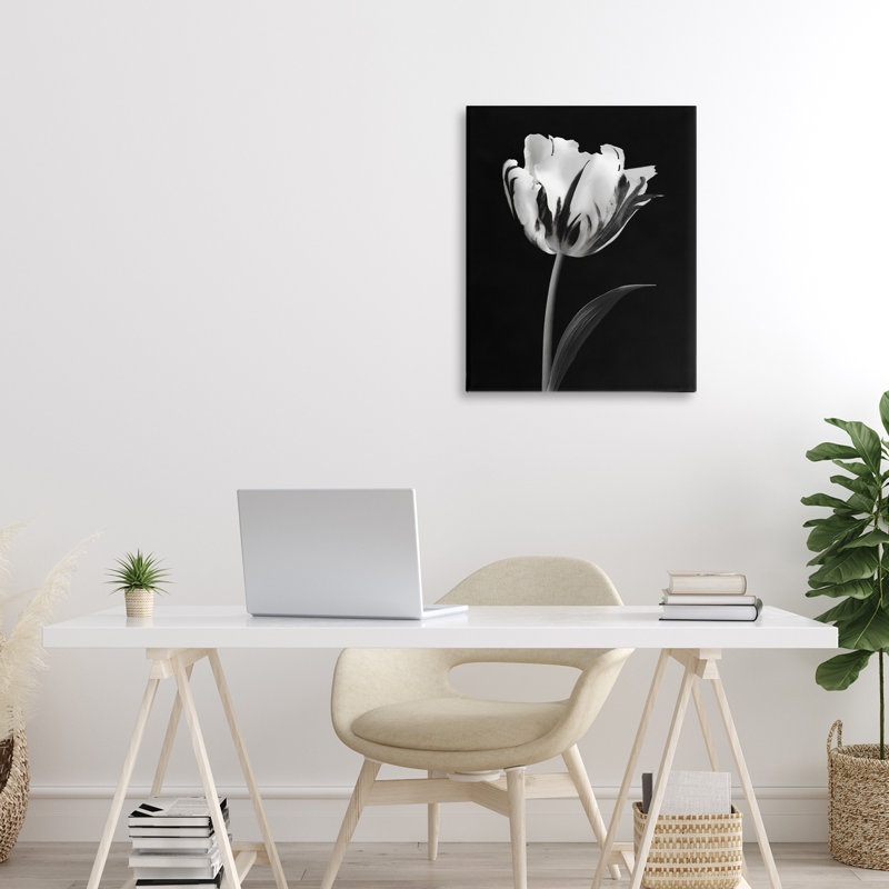 Toile noire moderne Modern Flower, conçue par CAD Designs, H 20 po x l 16 po