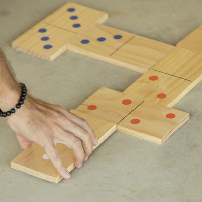 Wood Lawn Giant Dominoes 28 Pieces