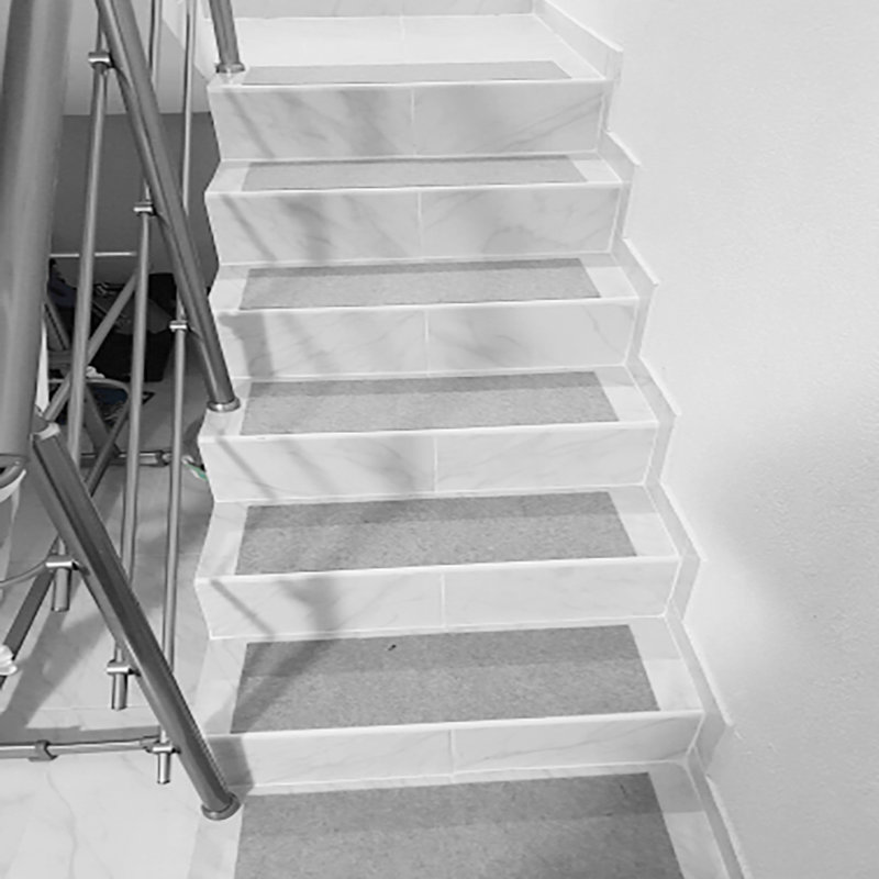 Rhian Non-Slip Stair Tread