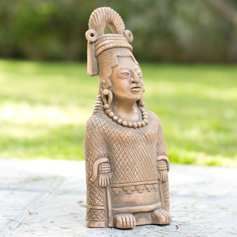 Sculpture de musée Sumaiyah
