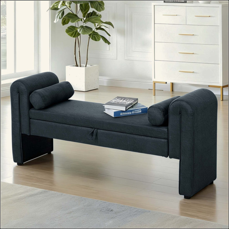 Ce banc de rangement de 60 pouces convient aux chambres à coucher, aux salons, aux salles d'activités et aux espaces similaires.