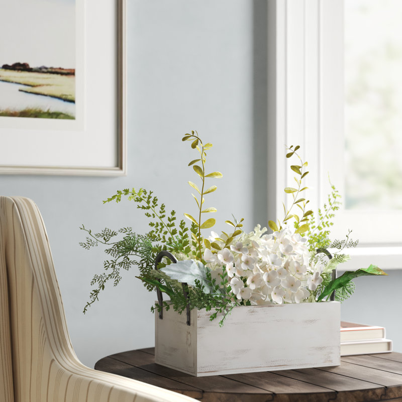Arrangements floraux d'hortensias en pot