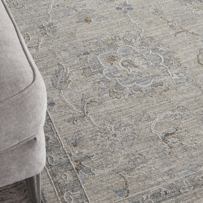 Tapis traditionnel gris Ryann, Rectangle 5 pi 3 po x 7 pi 8 po