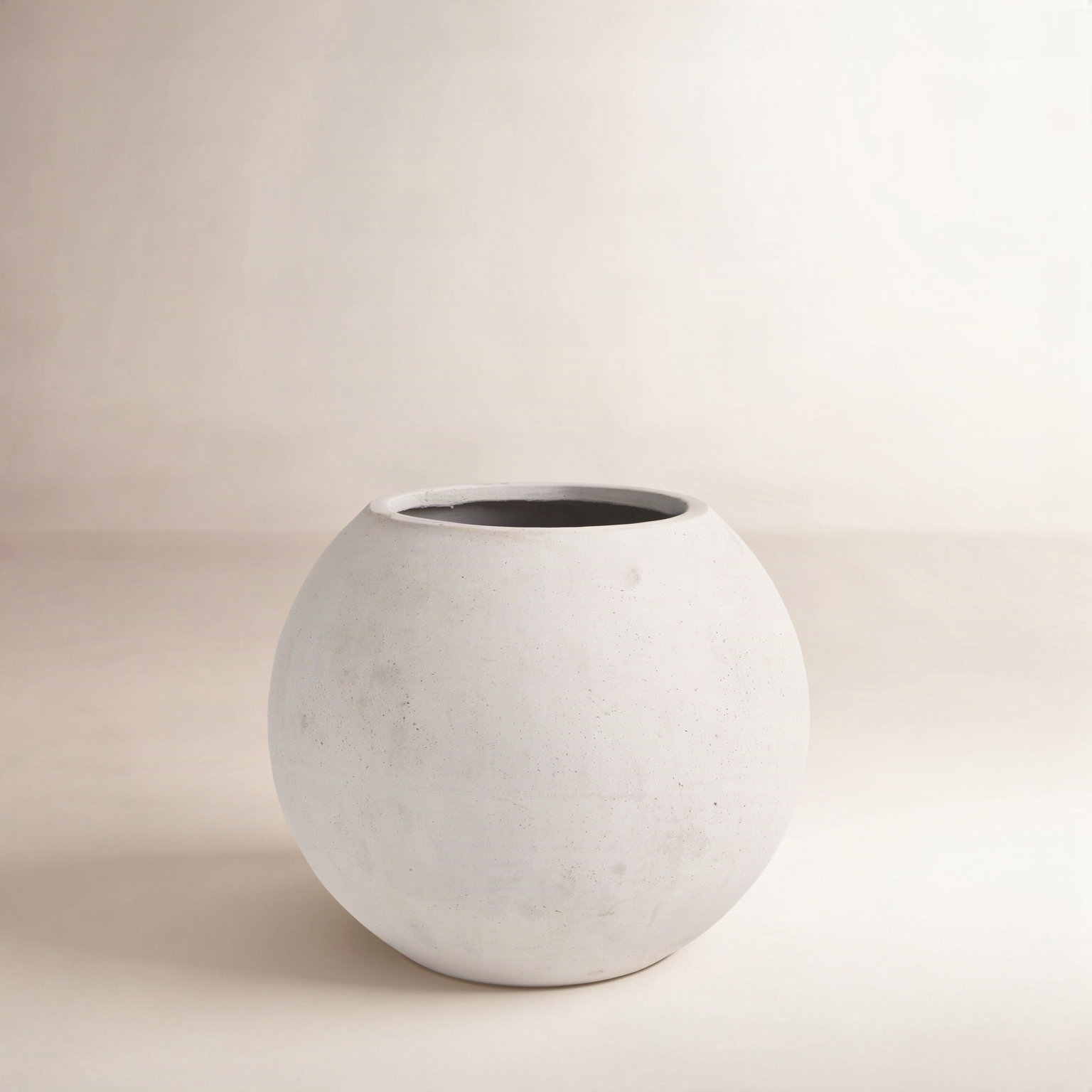 Lotta Pot Planter, 23.25" H x 27.25" W x 27.25" D