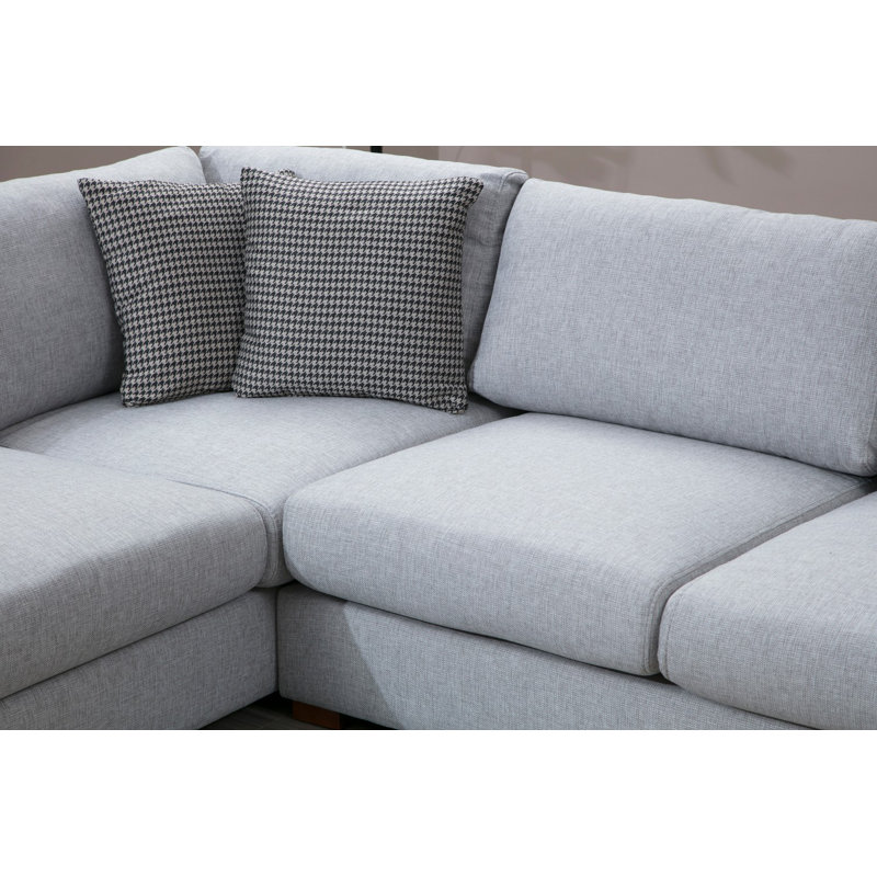 Élégant ensemble de canapé d'angle avec repose-pieds et coussins, gris et gris clair | Tissu 100% polyester, structure en bois de hêtre et pieds en noyer | Dimensions du canapé: 97,2 po x 121,2 po x 33,5 po | Comprend 2 coussins de nettoyage à sec 18 x 18 po | Parfait pour les salons modernes