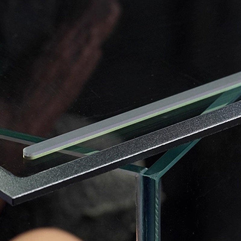 Verre et aluminium