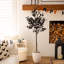 Arbre d'eucalyptus artificiel noir d'Halloween-368516817