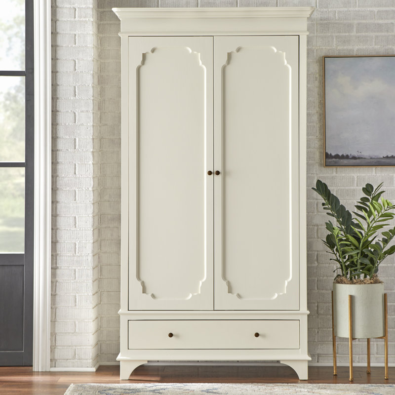 Andrea Armoire