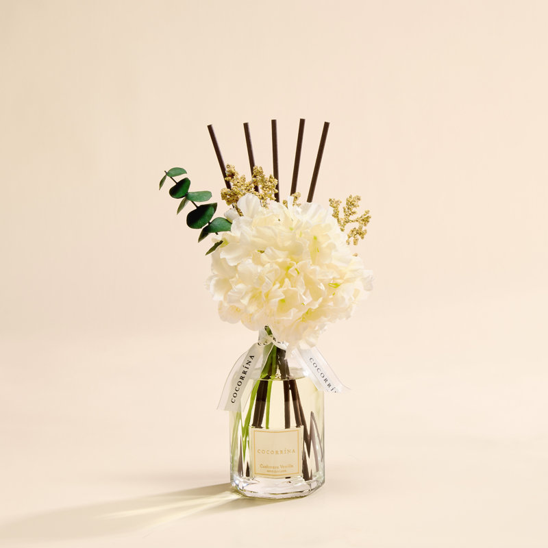 Diffuseur à bâtonnets Cashmere Vanilla Floral Basket Collection, 250 ml, parfum d'intérieur décoratif avec bâtonnets de roseau