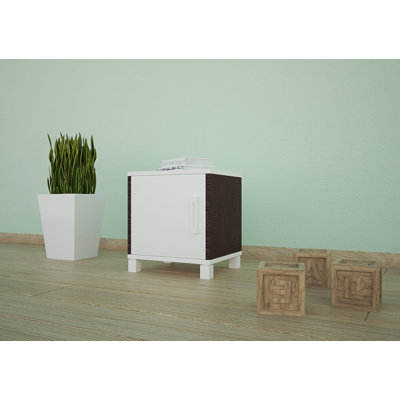 Wilde Nightstand