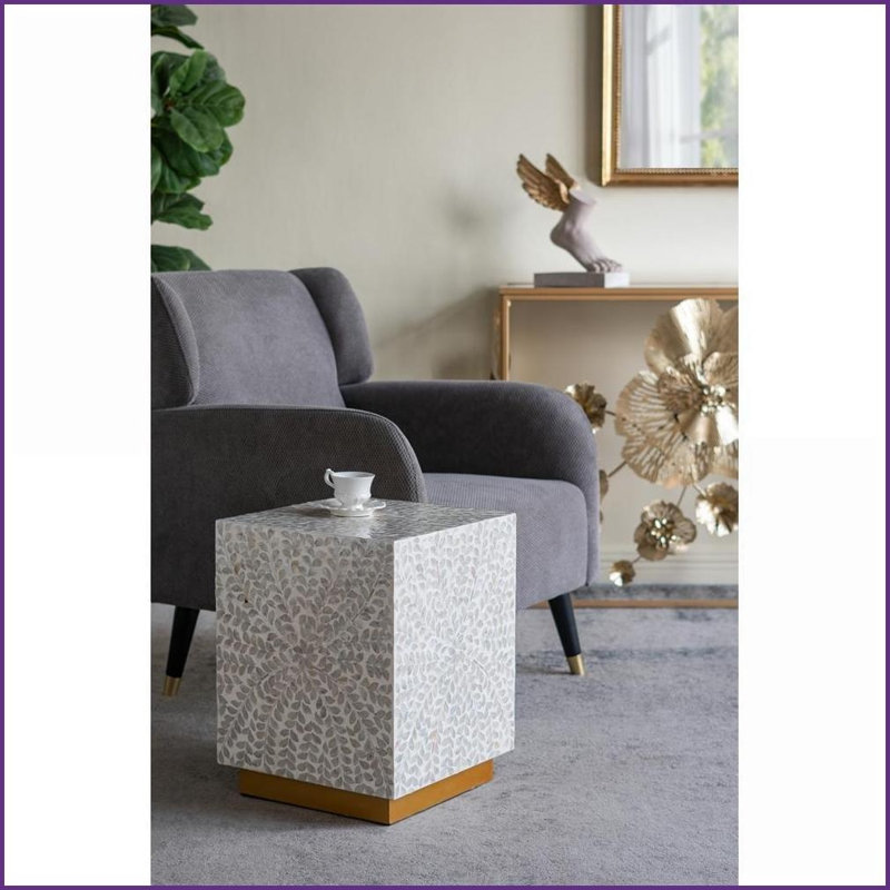 Tabouret carré avec coquille de Capiz blanche Base dorée | Crème / blanc | Or