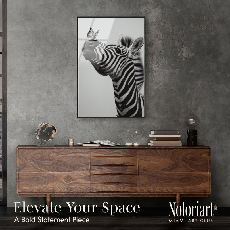 Décoration murale encadrée "Zebra Tiny Invité II" par Notoriart, H 37 po x l 25 po, Cadre noir