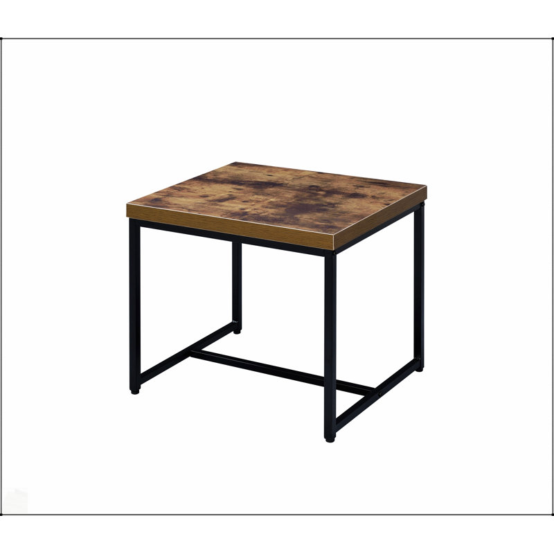 Table de bout en chêne vieilli et finition noire avec plateau en bois composite durable et base en métal stable, parfait pour les intérieurs modernes.