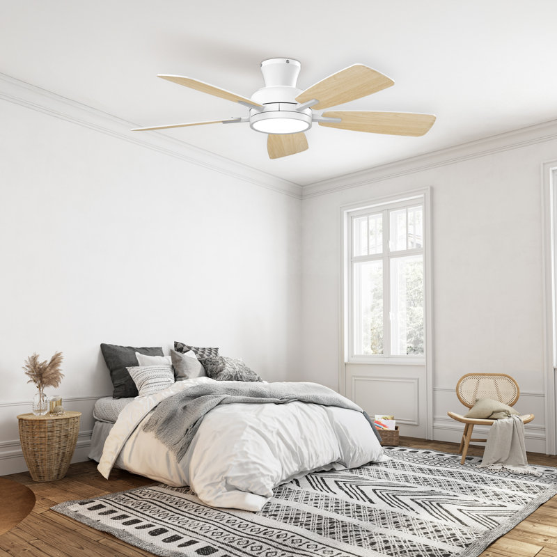 Ventilateur de plafond encastré avec lumière DEL de 46 po Aare, Blanc avec pales chêne / blanches