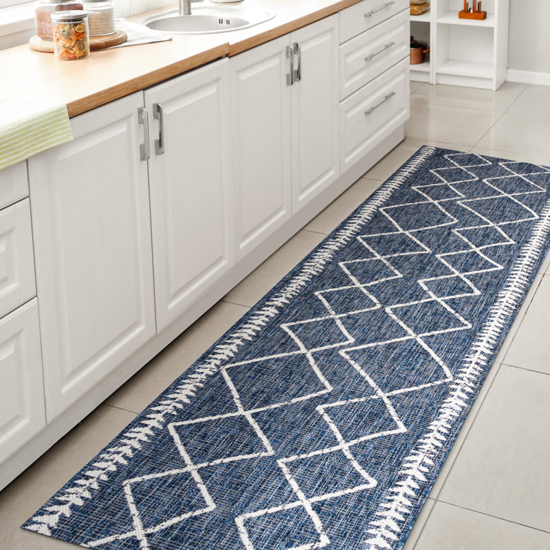 Mukilteo Tribal Diamond Trellis Blue/Ivory Indoor/Outdoor Rug, Runner 2'2" x 8'