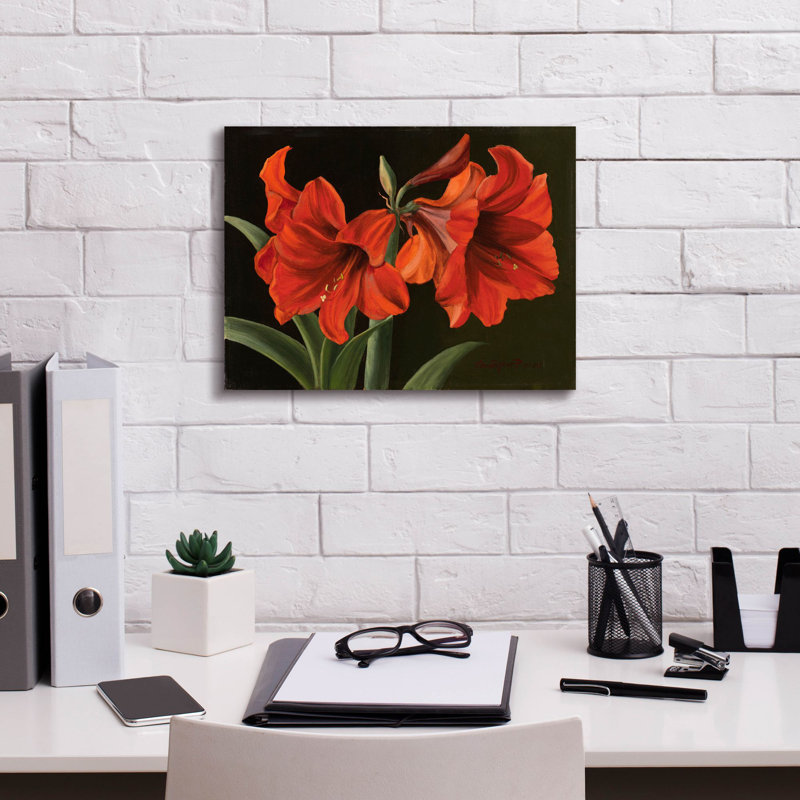 Toile rouge «Amaryllis» par Christopher Pierce, Red Barrel Studio®, H 12 po x l 16 po x P 0,75 po