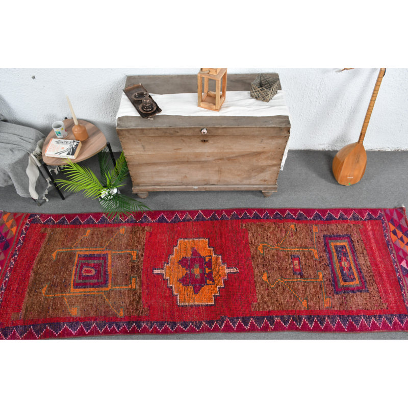 Tapis de couloir turc rétro vintage dans des tons de terre riches pour décor de couloir et de salon brun / rose