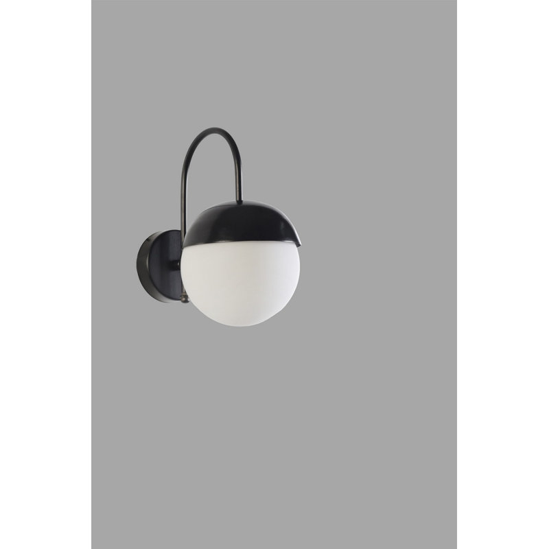 Garwin LED Wallchiere, Black