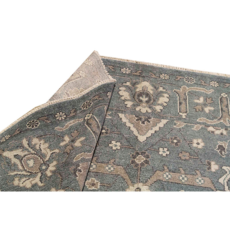 Oriental Area Rug in Dark Blue/Ivory