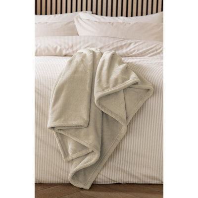 Snug Fleece Throw