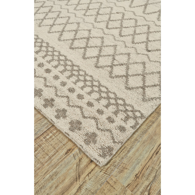 Hasani Hand Knotted Wool Geometric Area Rug in Beige, Rectangle 5'6" x 8'6"