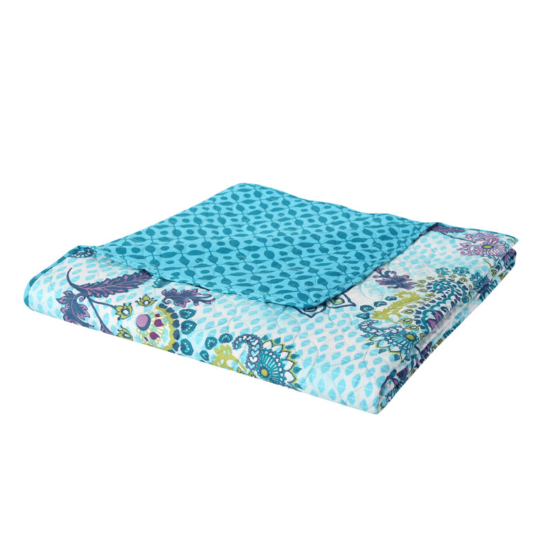 Natasha 5-Piece Reversible Medallion Quilt Set , King Quilt + 2 Shams + 2 Throw Pillows