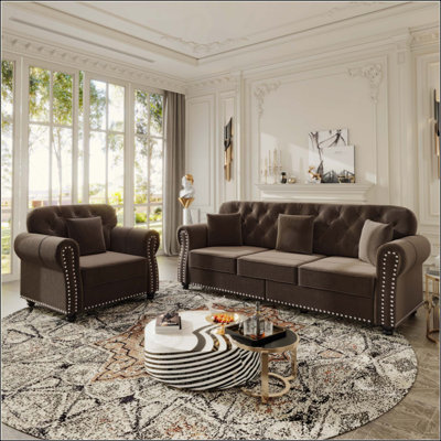 Canapé Chesterfield rembourré en velours avec garniture cloutée et accoudoirs roulés, canapé de style Mid-Century moderne capitonné, comprenant 1 repose-pieds
