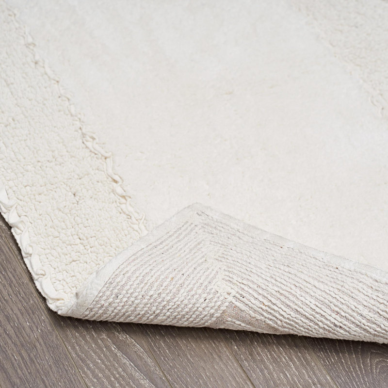 Ivory Cotton Ruffle Border 2-Piece Bath Rug Set
