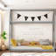 Charmant lit maison en bois gris, fabrication en pin durable, idéal pour les chambres d'enfants