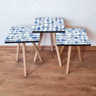 Ensemble de 3 tables gigognes Modernes, bleu marine et blanc, 13,8 po x 20,5 po x 13,8 po | 100% panneau de fibres à densité moyenne avec pieds en bois de hêtre | Conception élégante et fonctionnelle, parfaite pour le salon, le bureau et la maison