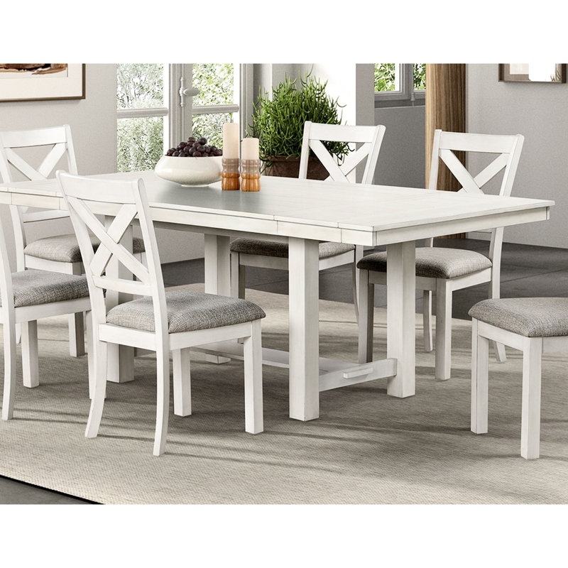 Table de salle à manger de style transitionnel 7 pièces avec une table rectangulaire extensible en chêne blanc à base de tréteaux et 6 chaises en tissu à dossier croisé de style planche de bois rustique moderne pour les sièges