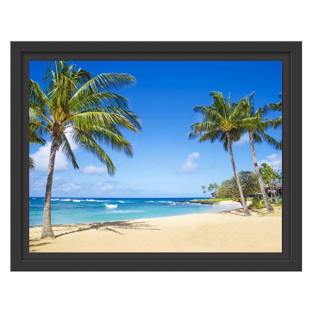 Gerahmtes Wandbild Wunderschöner Strand mit Palmen