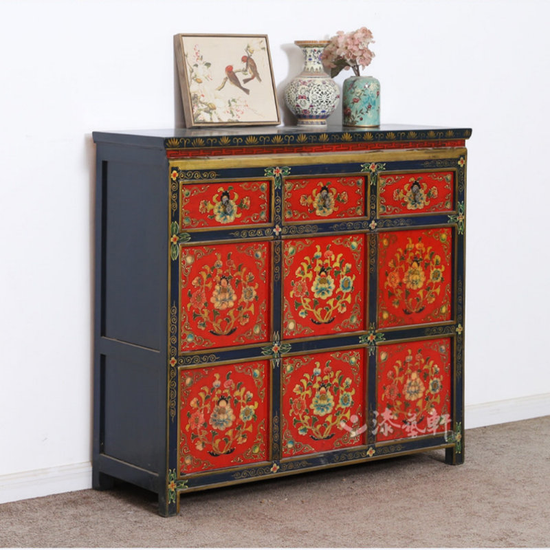 Buffet classique peint