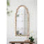 Miroir arqué 22 po x 48 po en bois crème et doré, aspect fenêtre décorative pour le vestibule du salon