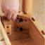 PE rotin & amp; Table basse en MDF avec tiroir pour le salon / la chambre à coucher, facile à nettoyer, capacité de charge de 120 lb