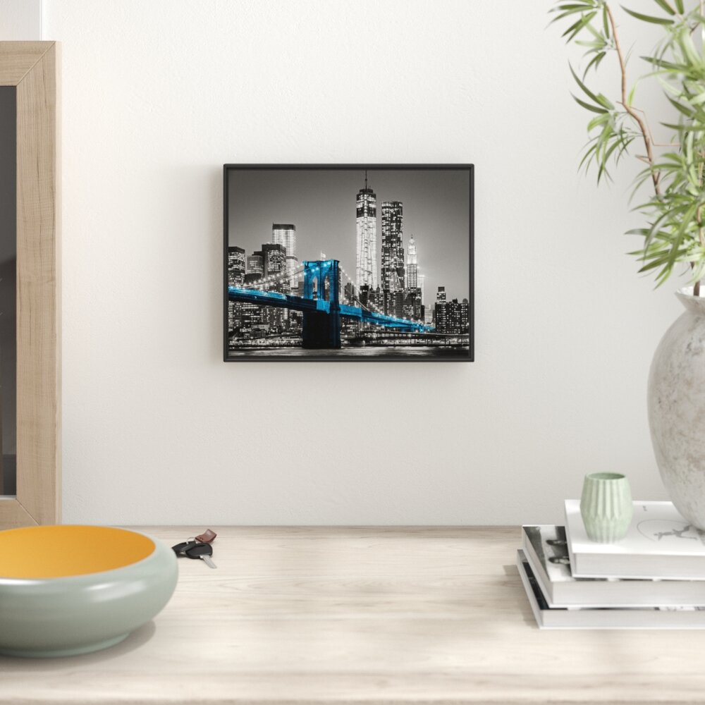 Gerahmtes Wandbild Brooklyn Bridge mit Wolkenkratzern